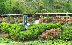 The Chimney Rock Inn & Cottages