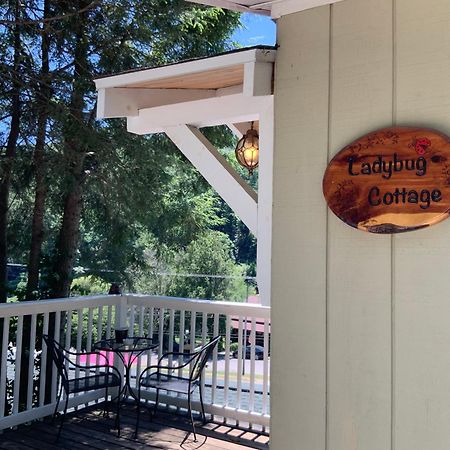The Chimney Rock Inn & Cottages Exterior photo