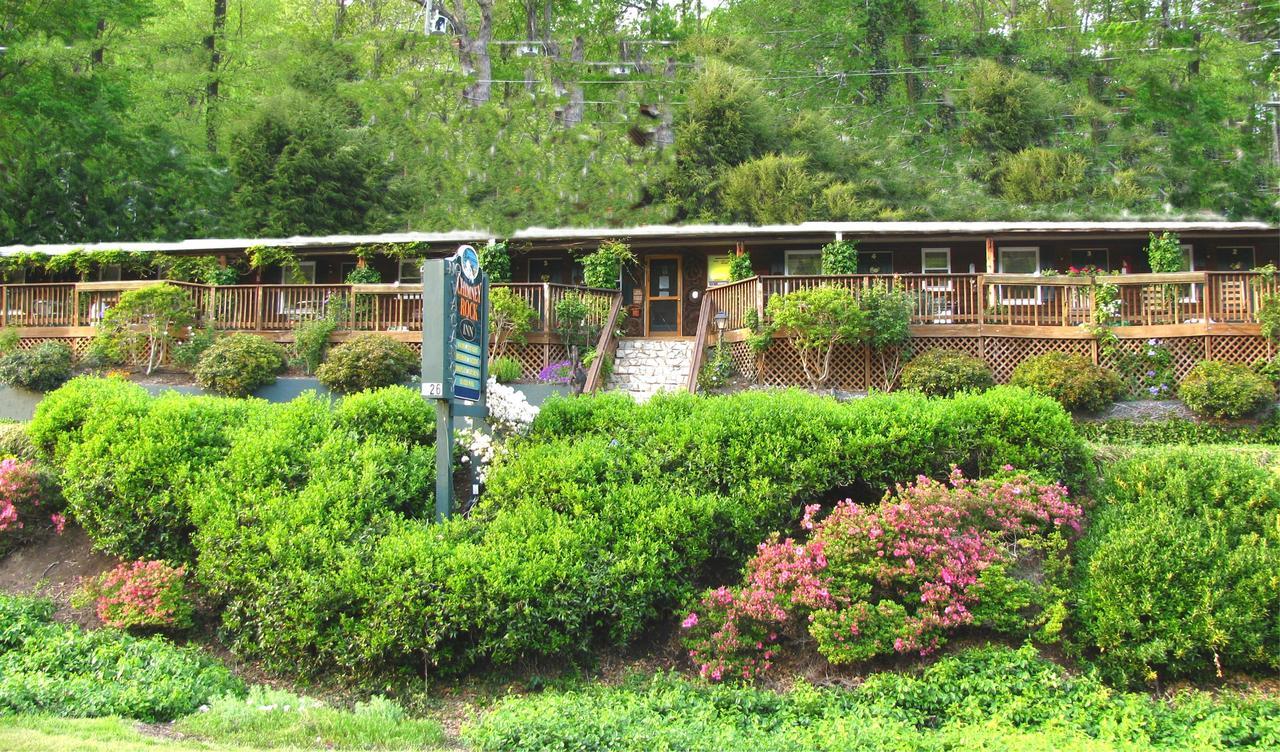 The Chimney Rock Inn & Cottages Exterior photo